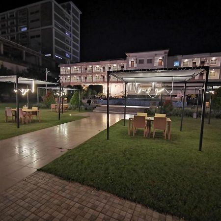 Naka Hotel Kupang Kupang  Exterior photo