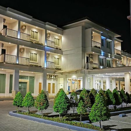 Naka Hotel Kupang Kupang  Exterior photo