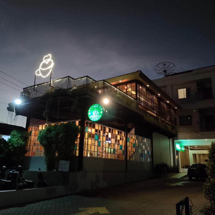 Naka Hotel Kupang Kupang  Exterior photo